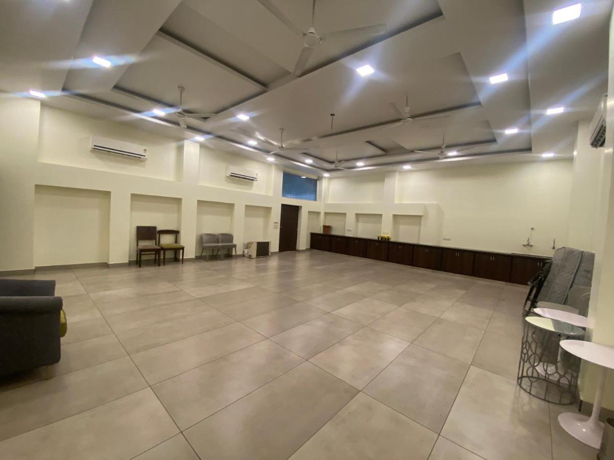 Hotel Cedar Jaipur Extérieur photo